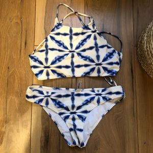 Cupshe Hardly worm swim suit